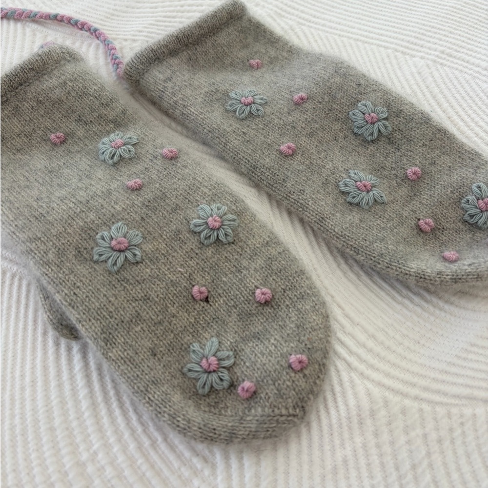 Henri Bendel Cashmere Embroidered Gloves w/ Braided Neck Cord